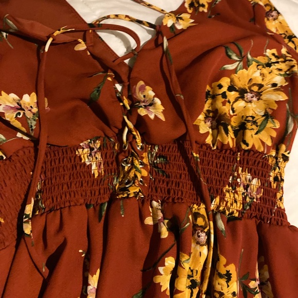 Gorgeous Any Season Dress ❤️ - Picture 3 of 3